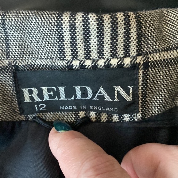 Elegant Women's Gray Checkered Blazer - Picture 9 of 15